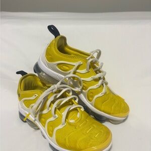 Women's Yellow Lace-Up Athletic Sneakers